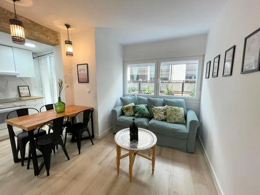 Paris Dream - Torremolinos Apartment 0*,  Spain